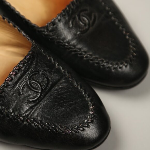 CHANEL Shoes - CHANEL CC Loafer